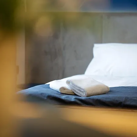 Nest Apartment *