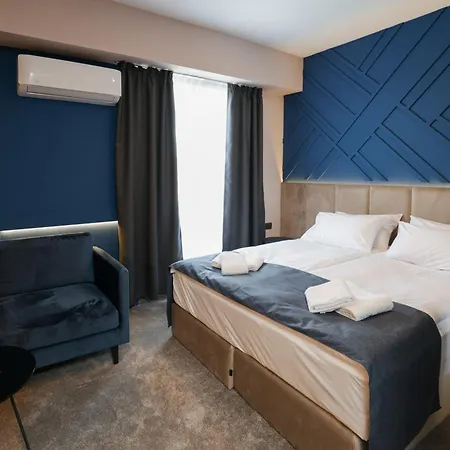 Nest Apartment *